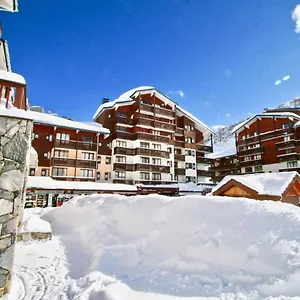 https://le-rond-point-des-pistes.hotels-rhonealpes.com